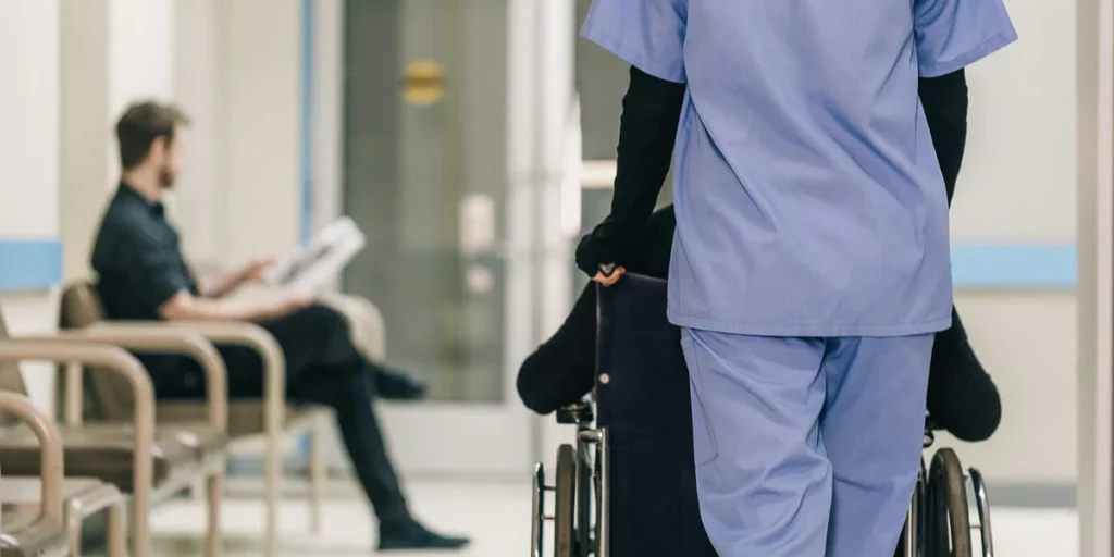 Bill targets traumatic brain injury treatments for veterans – Broad + Liberty